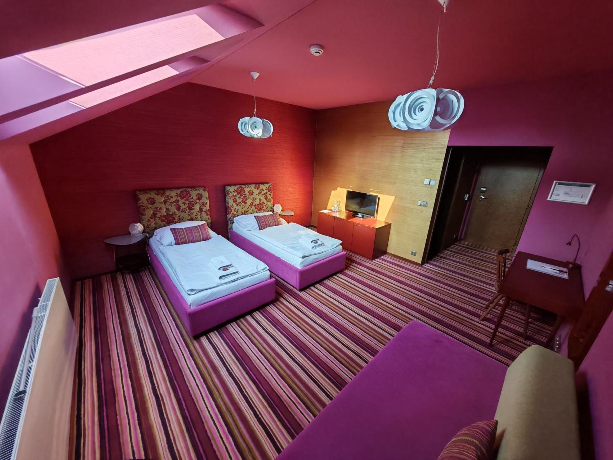 Hotel Rajská zahrada Nové Město nad Metují Exterior foto
