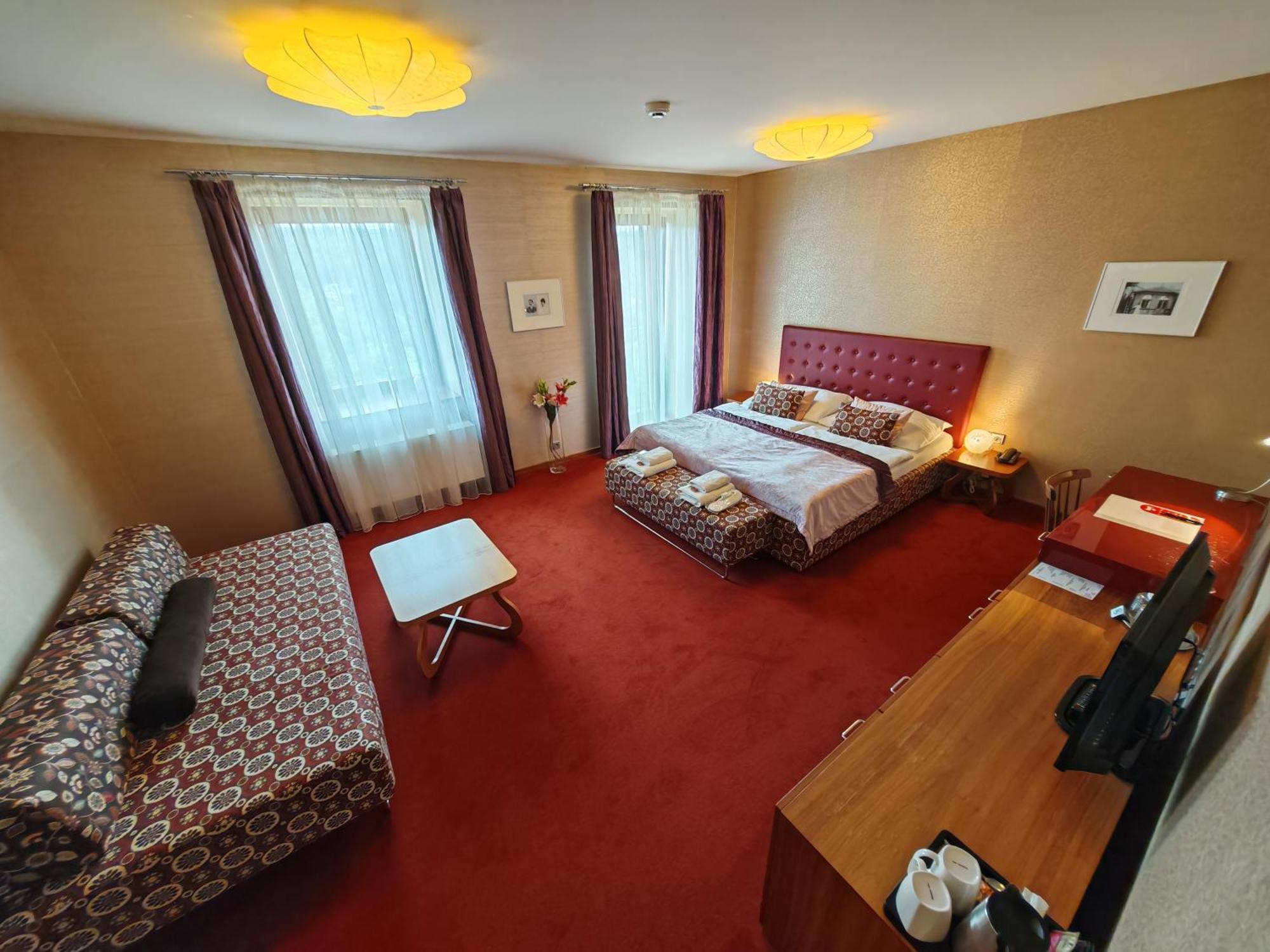 Hotel Rajská zahrada Nové Město nad Metují Exterior foto